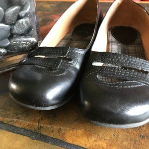 Black Flat Dress Shoes